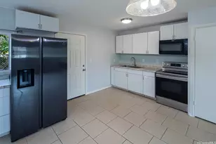 1367 Kuahaka St, Pearl City, HI 96782 - Photo 4