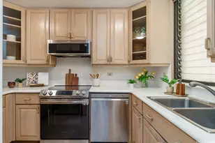 521 Hahaione St, Honolulu, HI 96825 - Photo 10