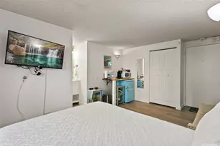 2463 Kuhio Ave, Honolulu, HI 96815 - Photo 2