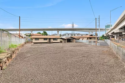 667 Kamehameha Highway #B, Pearl City, HI 96782 - Photo 2