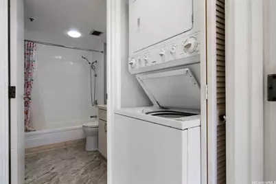 2101 Nuuanu Avenue #I  303, Honolulu, HI 96817 - Photo 12