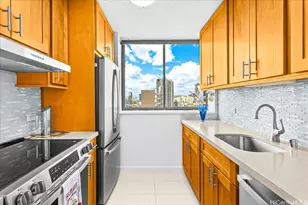 2444 Hihiwai St, Honolulu, HI 96826 - Photo 10