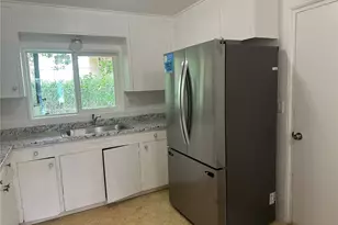 1670 Pensacola St, Honolulu, HI 96822 - Photo 10