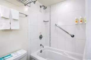 410 Atkinson Dr, Honolulu, HI 96814 - Photo 8