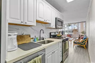 778 Wiliwili St, Honolulu, HI 96826 - Photo 2