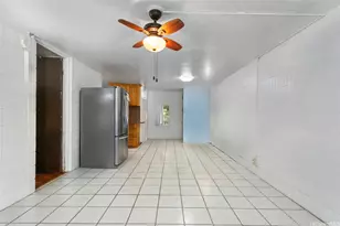 5085 Likini St, Honolulu, HI 96818 - Photo 2