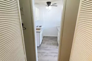 1560 Kanunu St, Honolulu, HI 96814 - Photo 12