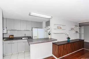 647 Kunawai Ln, Honolulu, HI 96817 - Photo 12