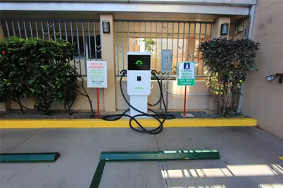 555 University Avenue #2502, Honolulu, HI 96826 - Photo 16