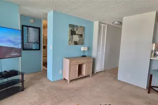 2121 Ala Wai Blvd, Honolulu, HI 96815 - Photo 2