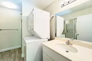 373 Mananai Pl, Honolulu, HI 96818 - Photo 12