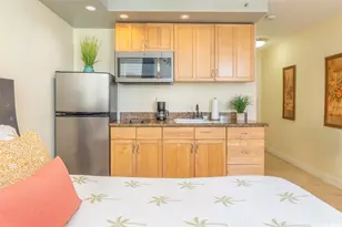 134 Kapahulu Ave, Honolulu, HI 96815 - Photo 2
