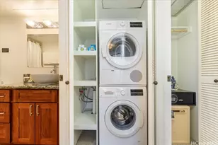 1088 Bishop St, Honolulu, HI 96813 - Photo 12