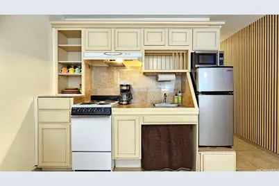 134 Kapahulu Avenue #801, Honolulu, HI 96815 - Photo 4