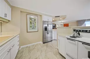 1910 Ala Moana Blvd, Honolulu, HI 96815 - Photo 8