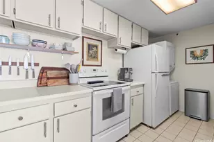 2724 Kahoaloha Ln, Honolulu, HI 96826 - Photo 6