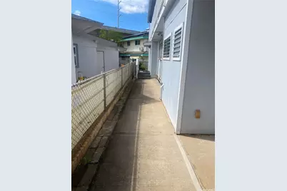 98-118 Kihale Street #back unit, Aiea, HI 96701 - Photo 2