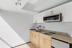 1750 Kalakaua Ave, Honolulu, HI 96826 - Photo 8