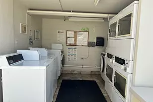 425 Ena Rd, Honolulu, HI 96815 - Photo 18
