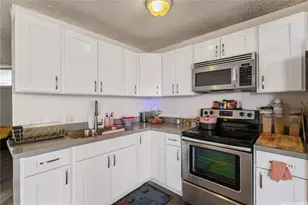 98-099 Uao Pl, Aiea, HI 96701 - Photo 2