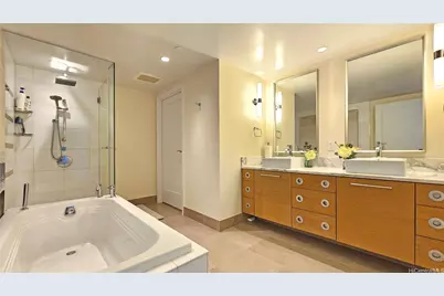 1177 Queen Street #3702, Honolulu, HI 96814 - Photo 12