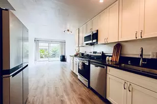 222 Kaiulani Ave, Honolulu, HI 96815 - Photo 2