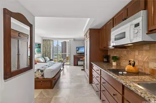 2045 Kalakaua Ave, Honolulu, HI 96815 - Photo 8