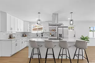 4560 Ukali St, Honolulu, HI 96818 - Photo 6