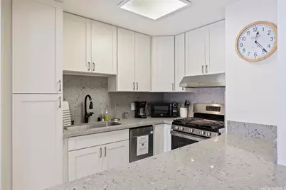 2465 Kuhio Avenue #710, Honolulu, HI 96815 - Photo 8