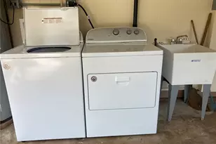 1381 Ala Aolani St, Honolulu, HI 96819 - Photo 18