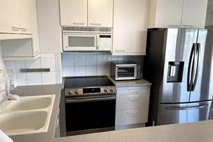 2115 Ala Wai Blvd, Honolulu, HI 96815 - Photo 2