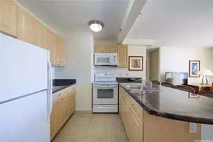 229 Paoakalani Ave, Honolulu, HI 96815 - Photo 12