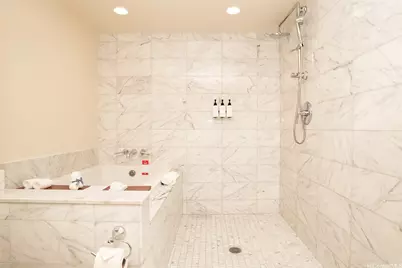 223 Saratoga Road #2109, Honolulu, HI 96815 - Photo 12