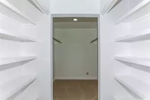 99-827 Holoai St, Aiea, HI 96701 - Photo 12