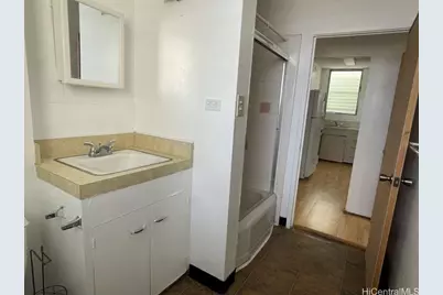 1525 Pensacola Street #300, Honolulu, HI 96822 - Photo 10