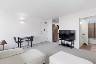 1122 Elm St, Honolulu, HI 96814 - Photo 4