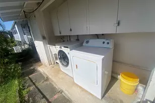 1382 Frank St, Honolulu, HI 96816 - Photo 2