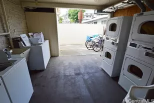 1120 Hassinger St, Honolulu, HI 96822 - Photo 18