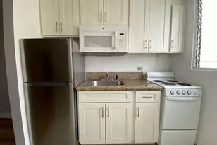 747 Amana St, Honolulu, HI 96814 - Photo 2