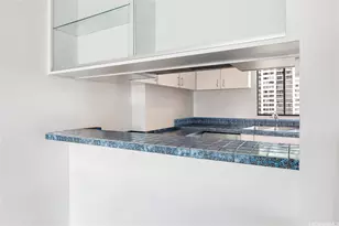 2121 Ala Wai Blvd, Honolulu, HI 96815 - Photo 2