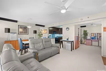 1070 Ala Napunani Street #401, Honolulu, HI 96818 - Photo 2