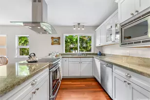 2956 Kaloaluiki St, Honolulu, HI 96822 - Photo 6