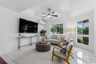 94-835 Lumiauau St, Waipahu, HI 96797 - Photo 2