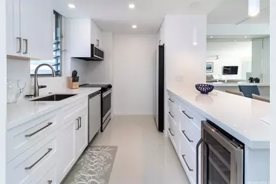 2895 Kalakaua Avenue #1807, Honolulu, HI 96815 - Photo 10