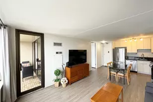 411 Hobron Ln, Honolulu, HI 96815 - Photo 4