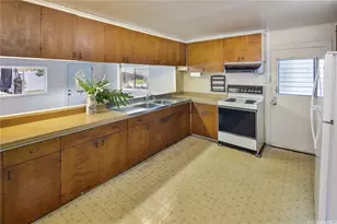 5838 Kalanianaole Hwy, Honolulu, HI 96821 - Photo 2