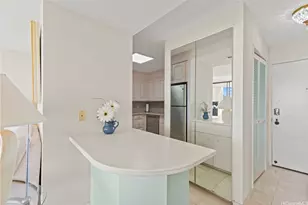 1910 Ala Moana Blvd, Honolulu, HI 96815 - Photo 10