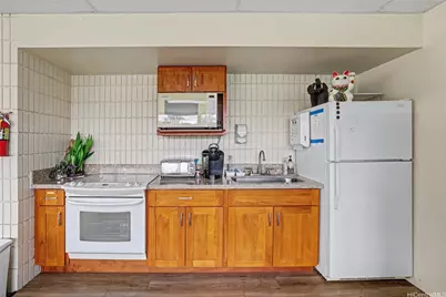 1160 Ala Napunani Street #1806, Honolulu, HI 96818 - Photo 16