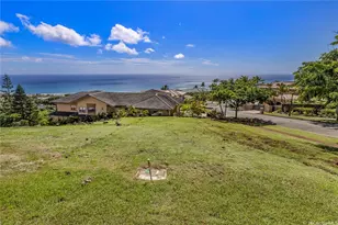 549 Moaniala St, Honolulu, HI 96821 - Photo 1