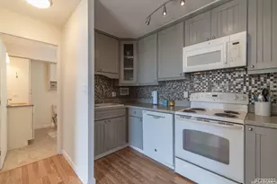 2115 Ala Wai Blvd, Honolulu, HI 96815 - Photo 10